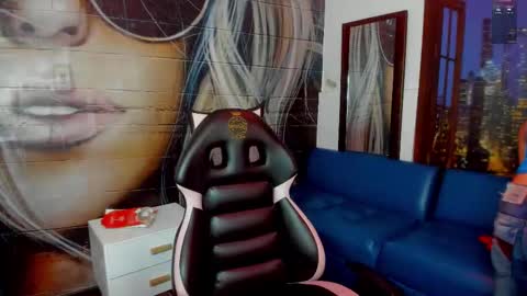 Dolly pocket online show from March 25, 9:10 pm