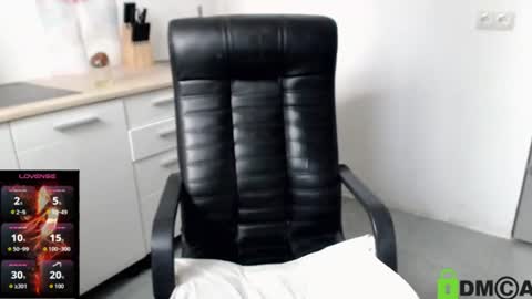 Snapshot of dolly_sun chatting on July 8, 8:08 am ILONA online show from July 8, 8:08 am