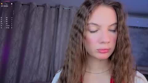 Snapshot of dollyburruss chatting on December 4, 4:44 am Emilia online show from December 4, 4:44 am