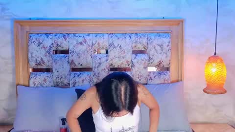 dollydarla online show from May 9, 11:37 am