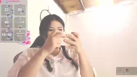 Snapshot of dollysweet666 chatting on February 23, 4:59 pm dollysweet666 online show from February 23, 4:59 pm