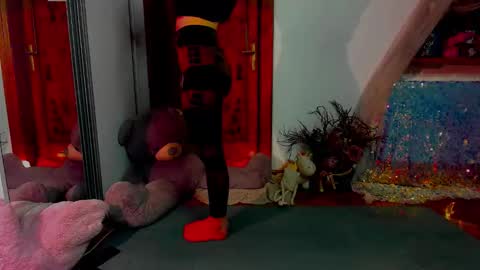 Snapshot of doloressage chatting on April 29, 4:33 pm Dolores Sage online show from April 29, 4:33 pm