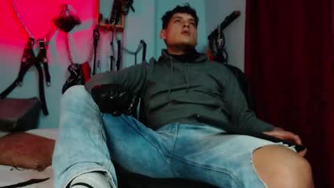 Diego Castell online show from January 10, 11:20 pm