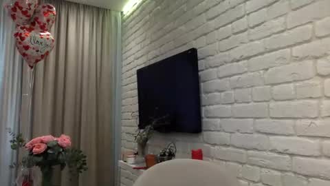 Snapshot of dom_mummy chatting on February 16, 9:59 am DOM MUMMY online show from February 16, 9:59 am