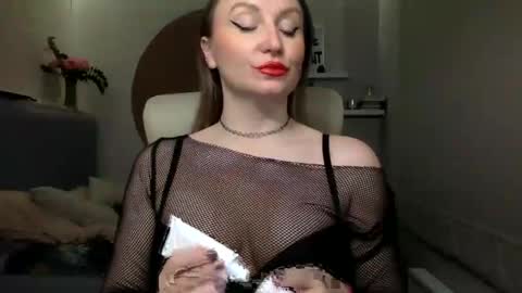 Snapshot of dom_mummy chatting on February 22, 5:46 pm DOM MUMMY online show from February 22, 5:46 pm