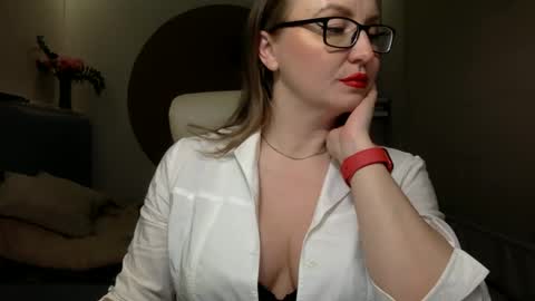 Snapshot of dom_mummy chatting on February 23, 4:57 pm DOM MUMMY online show from February 23, 4:57 pm