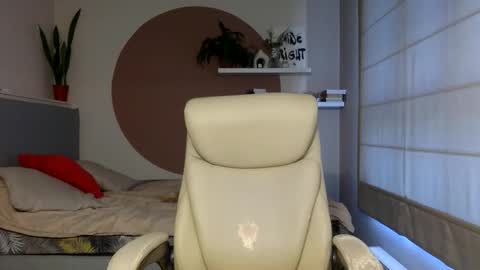 Snapshot of dom_mummy chatting on September 9, 6:35 am DOM MUMMY online show from September 9, 6:35 am