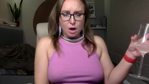 Snapshot of dom_mummy chatting on October 13, 7:36 pm DOM MUMMY online show from October 13, 7:36 pm