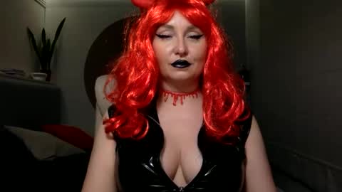 Snapshot of dom_mummy chatting on November 1, 5:20 am DOM MUMMY online show from November 1, 5:20 am