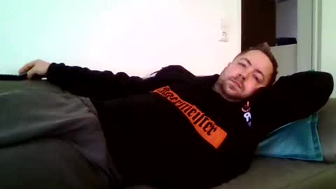 Snapshot of dombio_12 chatting on November 16, 1:28 pm dombio_12 online show from November 16, 1:28 pm