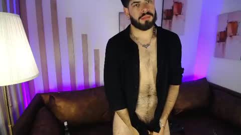 Snapshot of domboy_ chatting on June 11, 12:32 am domboy online show from June 11, 12:32 am