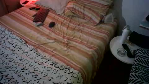 Snapshot of domfetishx chatting on October 25, 5:15 am all fetishes online show from October 25, 5:15 am