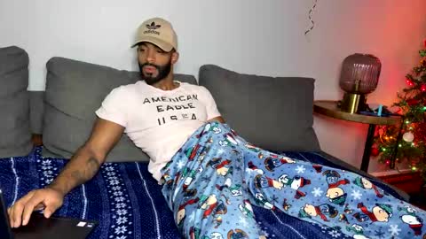 Snapshot of domidick7 chatting on December 19, 10:11 am Domi online show from December 19, 10:11 am