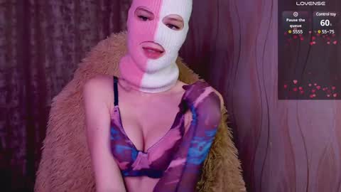 domiiniicana online show from January 28, 2:21 pm