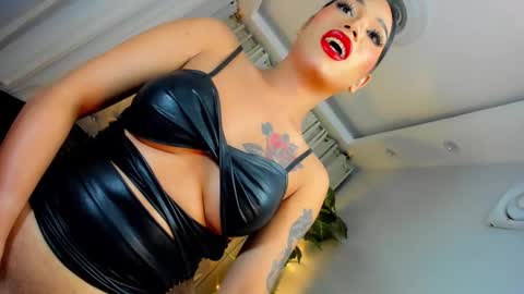 Snapshot of dominantgoddessontop chatting on February 17, 4:59 pm CALL ME BABY BELLA online show from February 17, 4:59 pm
