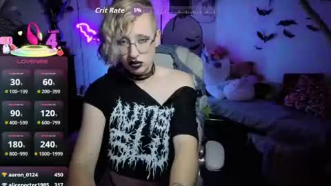 Snapshot of dominantman18064 chatting on July 19, 5:22 am Bigbearnbunnyboy online show from July 19, 5:22 am
