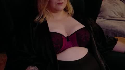 Snapshot of dominasadique chatting on October 22, 9:03 pm SADE online show from October 22, 9:03 pm