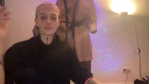 Snapshot of dominascorpia chatting on June 19, 12:48 am dominascorpia online show from June 19, 12:48 am