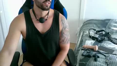 Snapshot of dominatedtitan chatting on September 16, 10:38 am DominatedTitan online show from September 16, 10:38 am