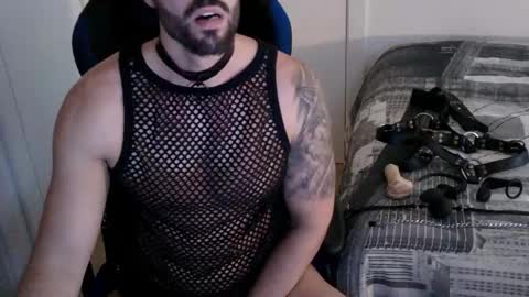 Snapshot of dominatedtitan chatting on October 5, 5:44 pm DominatedTitan online show from October 5, 5:44 pm