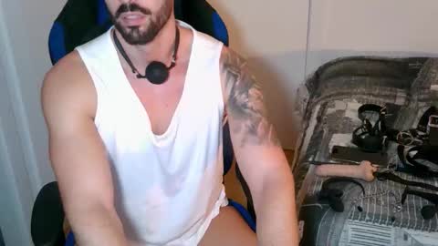 Snapshot of dominatedtitan chatting on October 19, 7:36 pm DominatedTitan online show from October 19, 7:36 pm