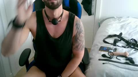 Snapshot of dominatedtitan chatting on November 29, 10:29 am DominatedTitan online show from November 29, 10:29 am