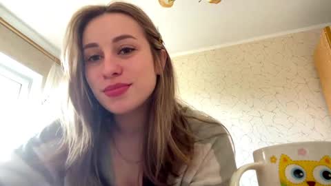 Mia online show from April 8, 8:14 am