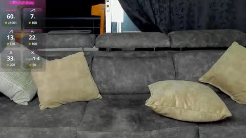 Snapshot of dominic_joness chatting on February 22, 4:40 am SANTI independent model online show from February 22, 4:40 am