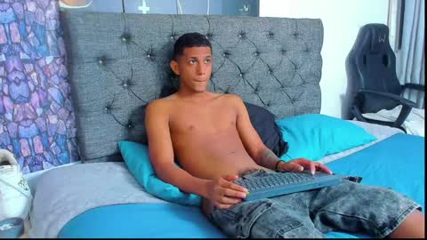 dominic_smith_ online show from January 9, 12:14 am