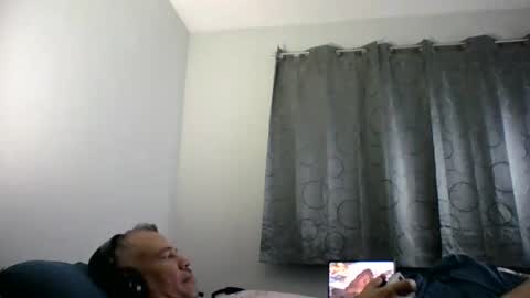Snapshot of dominicanorico chatting on December 2, 2:31 am luis online show from December 2, 2:31 am