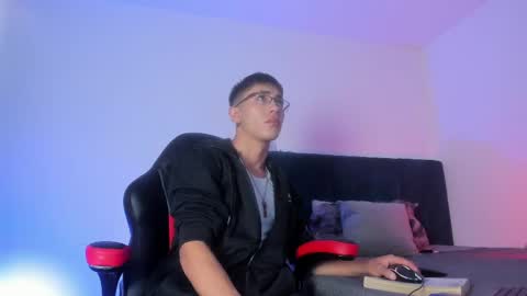 Dominik online show from April 12, 5:40 pm