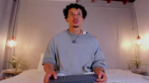 Snapshot of dominik_drake chatting on June 6, 1:16 pm Dominik Drake online show from June 6, 1:16 pm