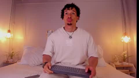 Snapshot of dominik_drake chatting on July 1, 12:07 pm Dominik Drake online show from July 1, 12:07 pm