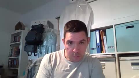 Snapshot of dominik_home chatting on June 1, 8:49 am dominik_home online show from June 1, 8:49 am