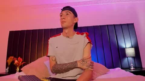 dominik_thompson777 online show from October 5, 3:16 am