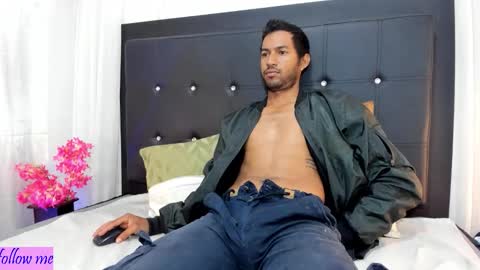 Snapshot of dominikx_ chatting on February 18, 12:01 pm dominikx_ online show from February 18, 12:01 pm