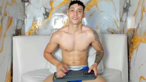 dominyck_ online show from August 1, 4:12 am