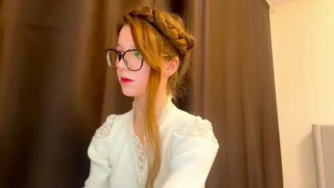 Snapshot of domitilabarrus chatting on February 24, 1:42 pm Kira online show from February 24, 1:42 pm