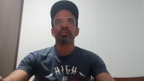 Snapshot of don__chi chatting on December 21, 3:58 am don__chi online show from December 21, 3:58 am