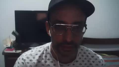 Snapshot of don__chi chatting on January 26, 12:16 am don__chi online show from January 26, 12:16 am