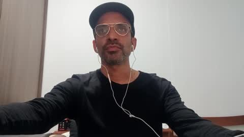 Snapshot of don__chi chatting on February 22, 1:22 am don__chi online show from February 22, 1:22 am