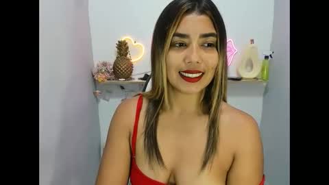 dona_tella online show from April 14, 6:36 pm