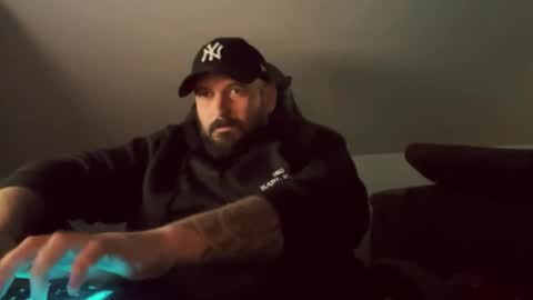 donchriiis online show from November 4, 12:32 am