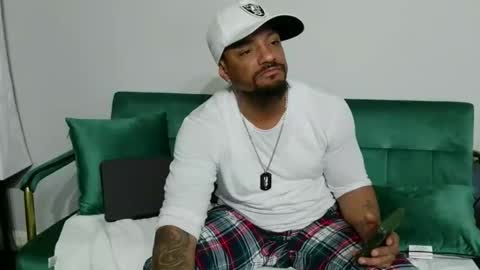 Snapshot of dong_masterson chatting on March 3, 11:54 pm Gifted online show from March 3, 11:54 pm