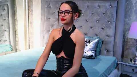 Snapshot of donna_klein chatting on December 14, 6:52 pm Donna online show from December 14, 6:52 pm