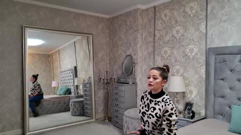 Donna online show from February 5, 7:18 pm