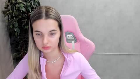 Donna On GMT2 Mon-Fri 3-9 AM online show from February 26, 3:21 am