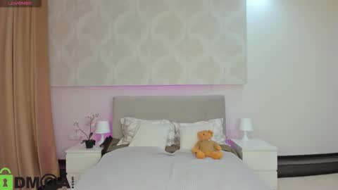 Donna On GMT2 Mon-Fri 3-9 AM online show from February 18, 11:55 pm