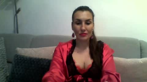 DonnaLive online show from April 7, 8:20 pm