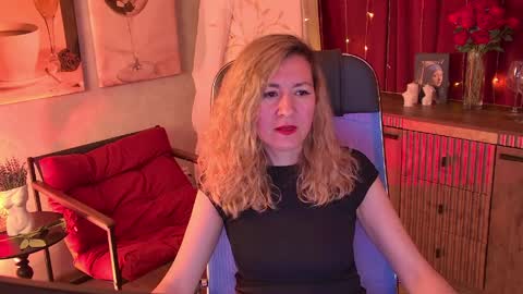 Donna online show from April 6, 8:10 pm